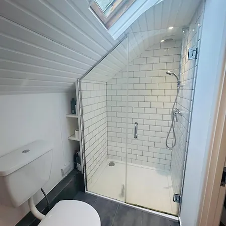 Glastonbury Festival En-Suite Studio With Kitchenette - 2 Miles To Site Exterior photo