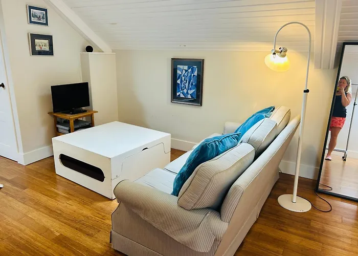 Glastonbury Festival En-Suite Studio With Kitchenette - 2 Miles To Site